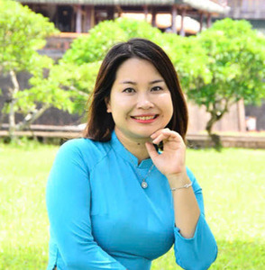 Webinar hosting presenter 