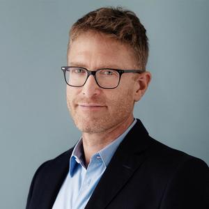 Webinar hosting presenter 