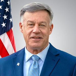 Webinar hosting presenter 