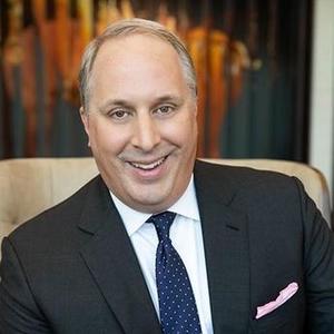 Webinar hosting presenter 