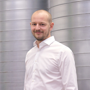 Webinar hosting presenter 