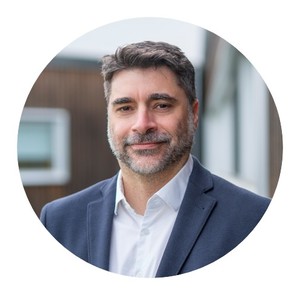 Webinar hosting presenter 