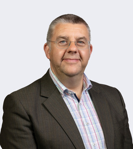 Webinar hosting presenter 