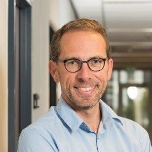 Webinar hosting presenter 