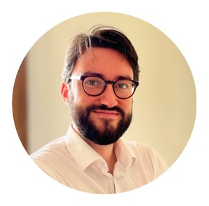 Webinar hosting presenter 