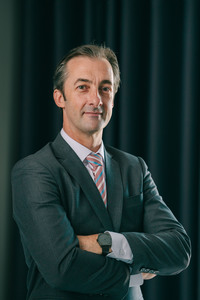 Webinar hosting presenter 