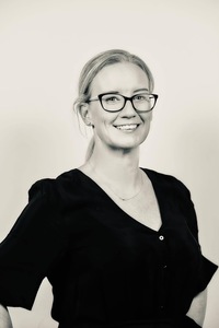 Webinar hosting presenter 