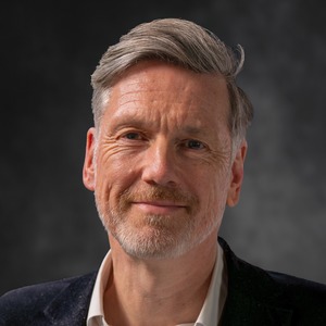 Webinar hosting presenter 