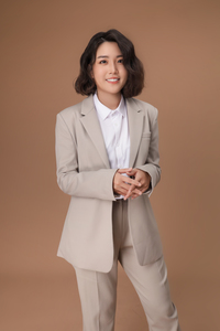 Webinar hosting presenter 