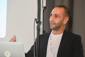 Webinar hosting presenter 