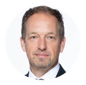 Webinar hosting presenter 