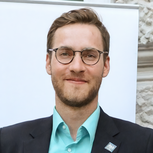 Webinar hosting presenter 