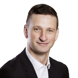 Webinar hosting presenter 