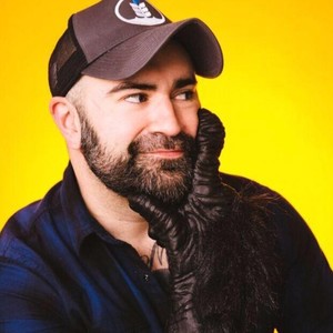 Webinar hosting presenter 