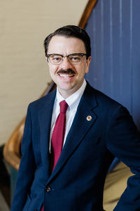 Webinar hosting presenter 