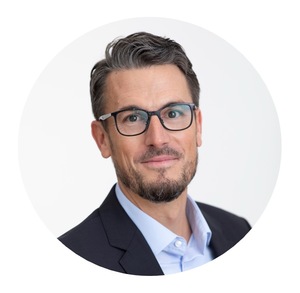 Webinar hosting presenter 