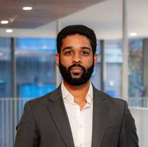 Webinar hosting presenter 