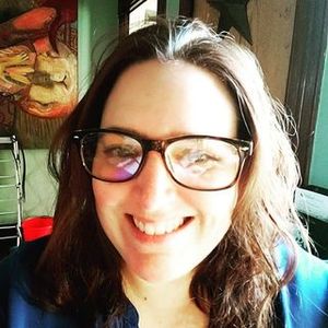 Webinar hosting presenter Kimberly Nava-Jones