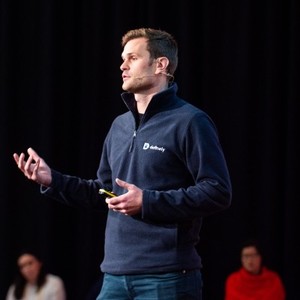 Webinar hosting presenter 