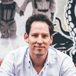 Webinar hosting presenter 