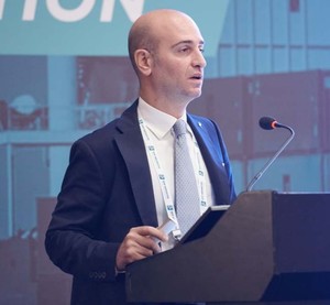 Webinar hosting presenter 