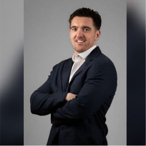 Webinar hosting presenter 