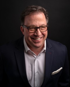 Webinar hosting presenter 