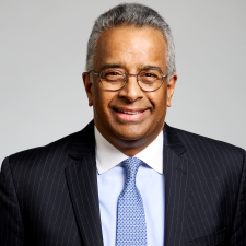 Webinar hosting presenter 