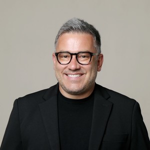 Webinar hosting presenter 