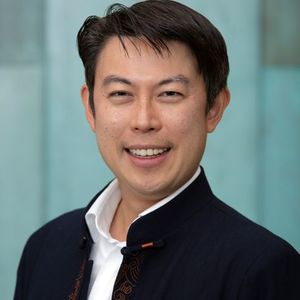 Webinar hosting presenter 