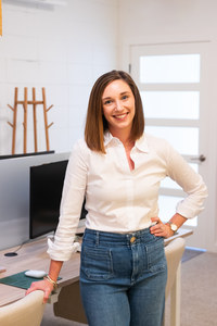 Webinar hosting presenter 