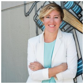 Webinar hosting presenter 