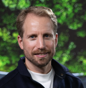 Webinar hosting presenter 