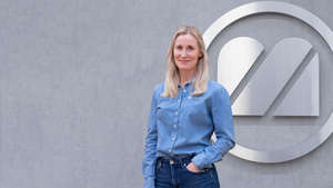 Webinar hosting presenter 