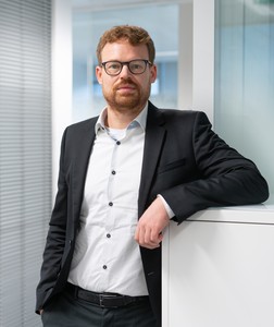 Webinar hosting presenter 