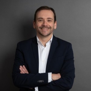 Webinar hosting presenter 