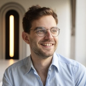 Webinar hosting presenter Killian G