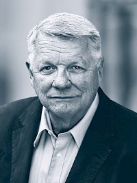 Webinar hosting presenter 