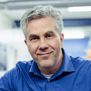 Webinar hosting presenter 