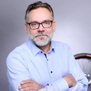 Webinar hosting presenter 