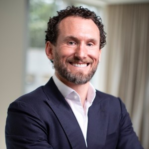 Webinar hosting presenter 