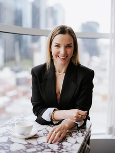 Webinar hosting presenter 