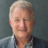 Webinar hosting presenter 