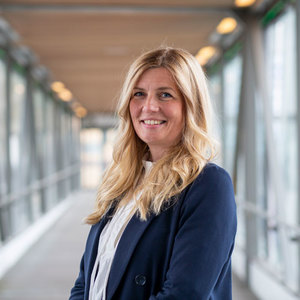 Webinar hosting presenter 