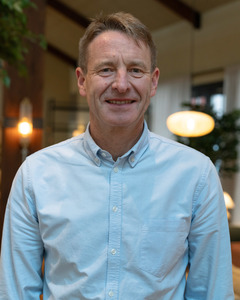 Webinar hosting presenter 