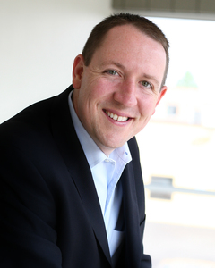 Webinar hosting presenter 