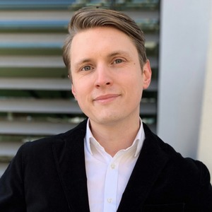 Webinar hosting presenter 