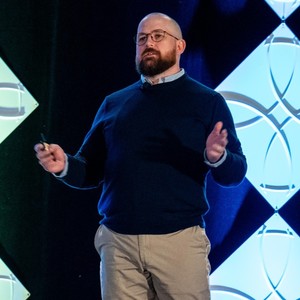 Webinar hosting presenter 