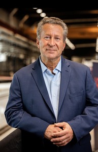 Webinar hosting presenter 