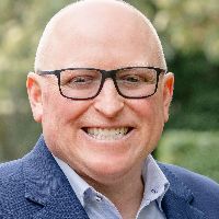 Webinar hosting presenter 